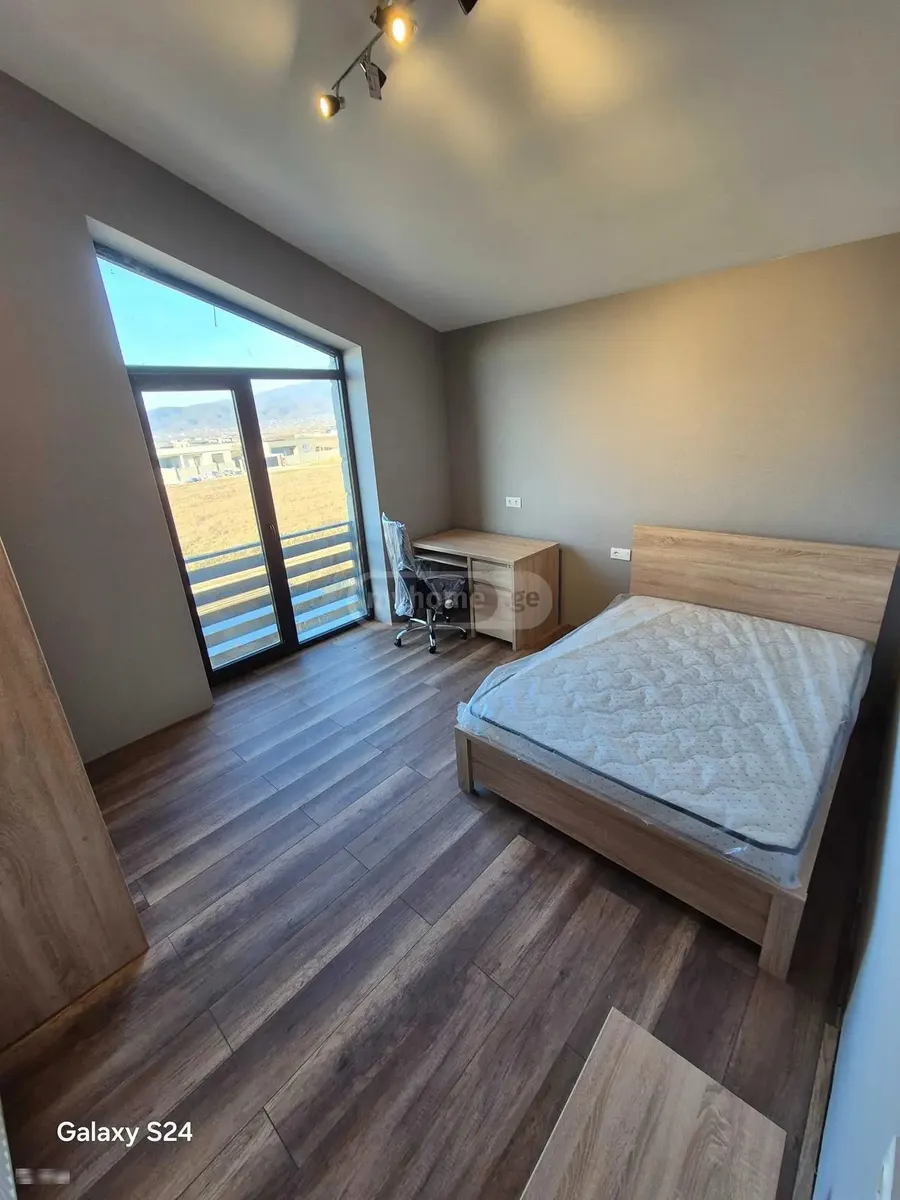 Дом, 7-комн., 240 м²