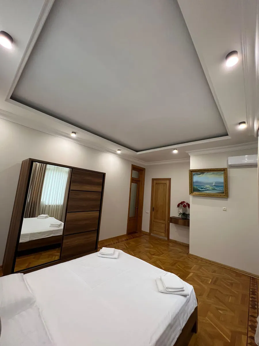 Дом, 8-комн., 350 м²