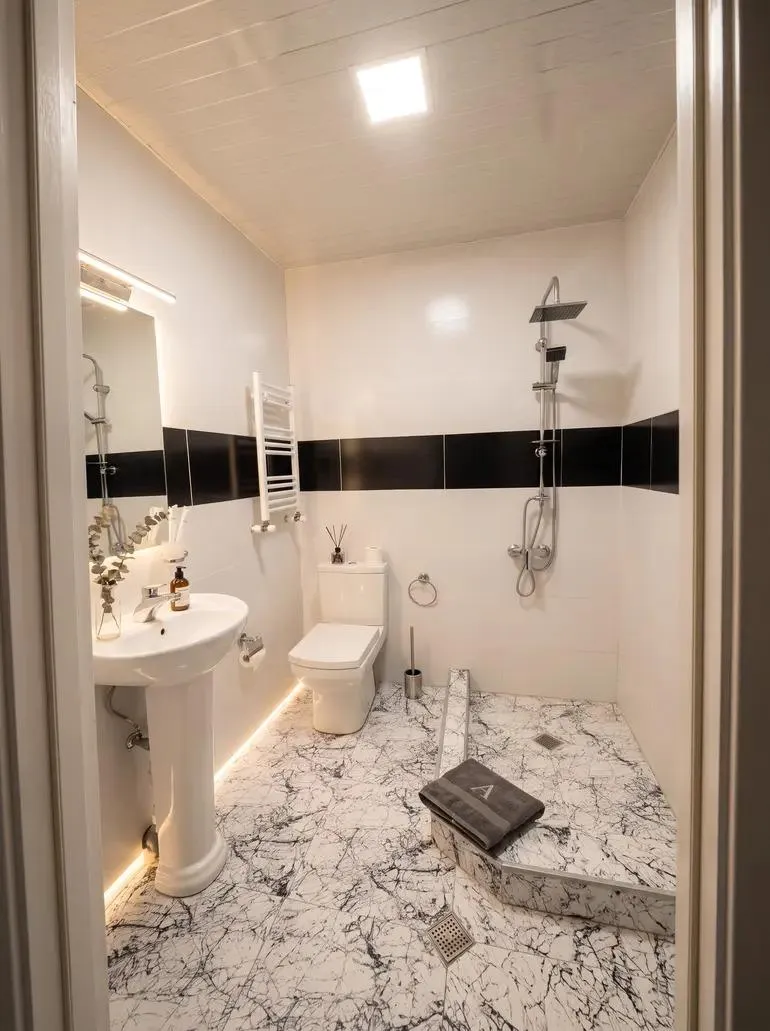 Дом, 5-комн., 250 м²