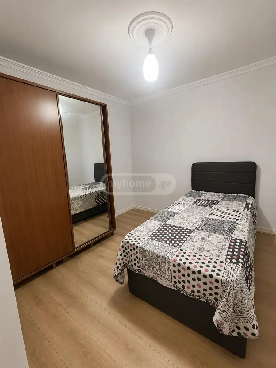 House, 4-room, 80 m²