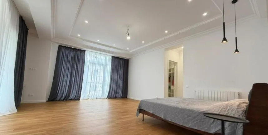 Дом, 5-комн., 639 м²