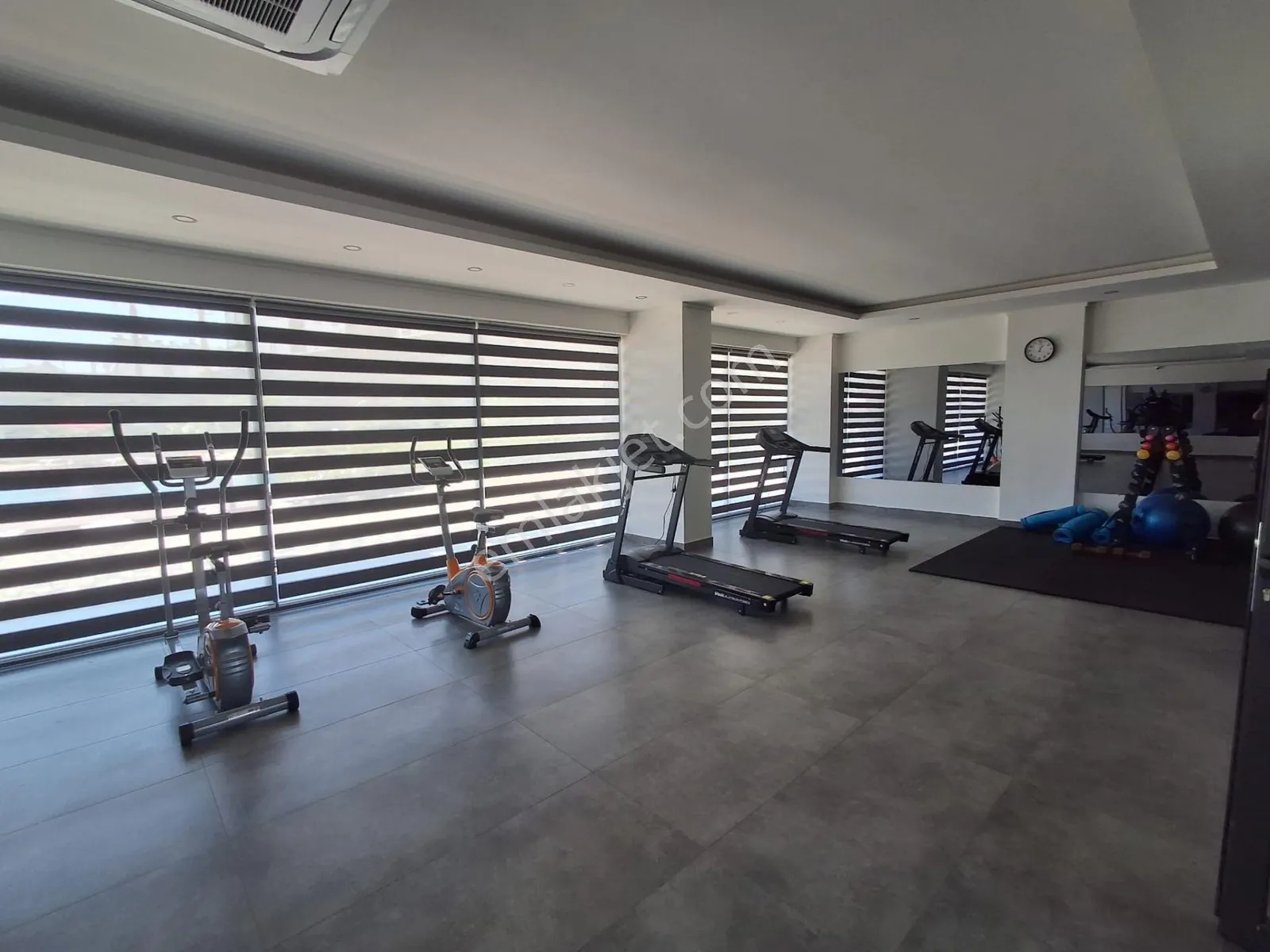 Apartment, 2-room, 60 m²