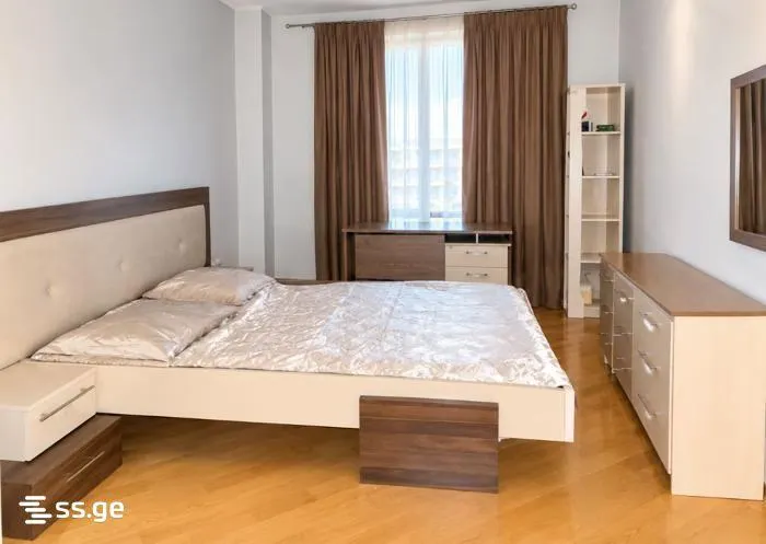 Apartment, 3-room, 115 m²