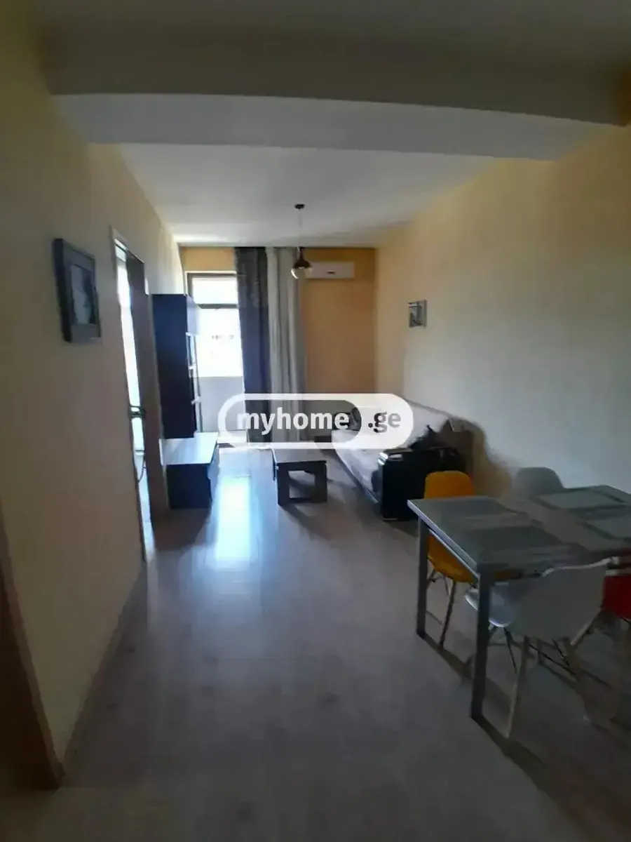 Квартира, 3-комн., 70 м²