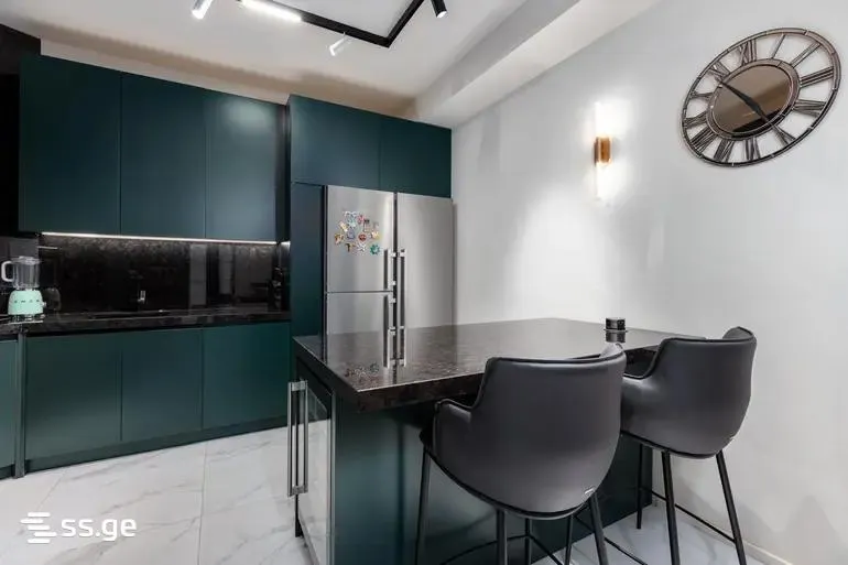 Apartment, 5-room, 240 m²