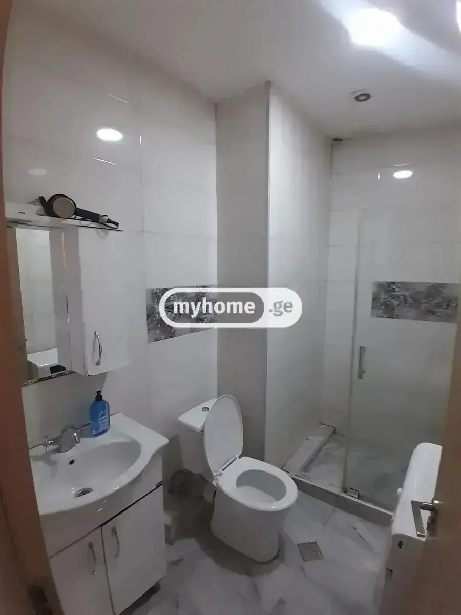 Квартира, 3-комн., 70 м²