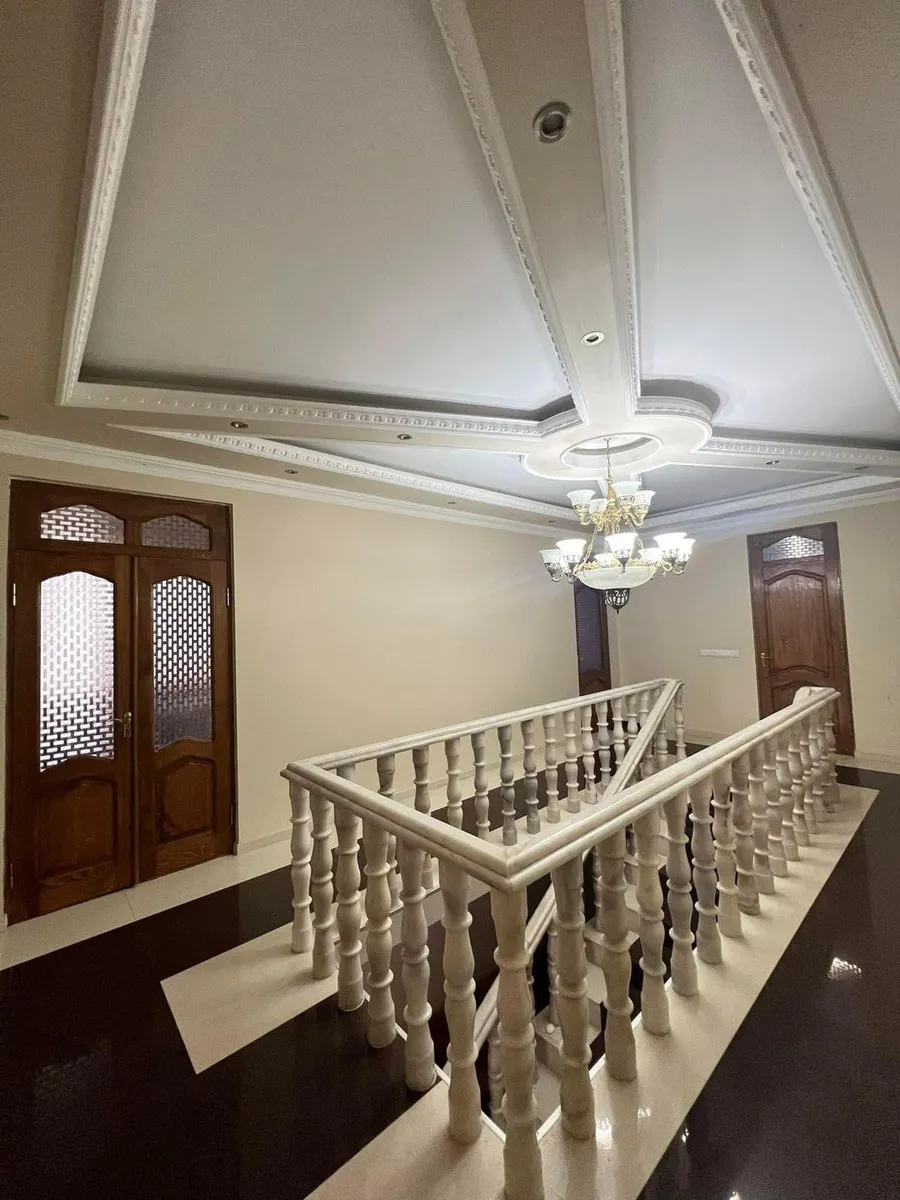 Дом, 20-комн., 300 м²