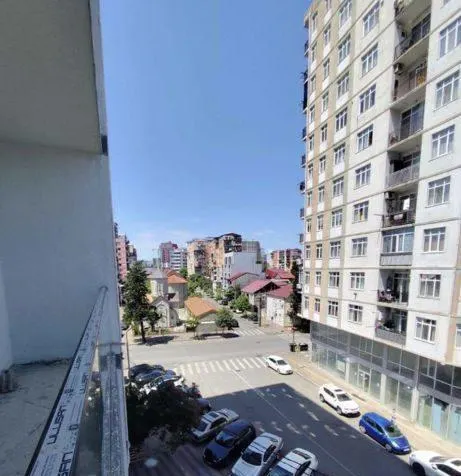 Квартира, 3-комн., 70 м², Besiki St, 29