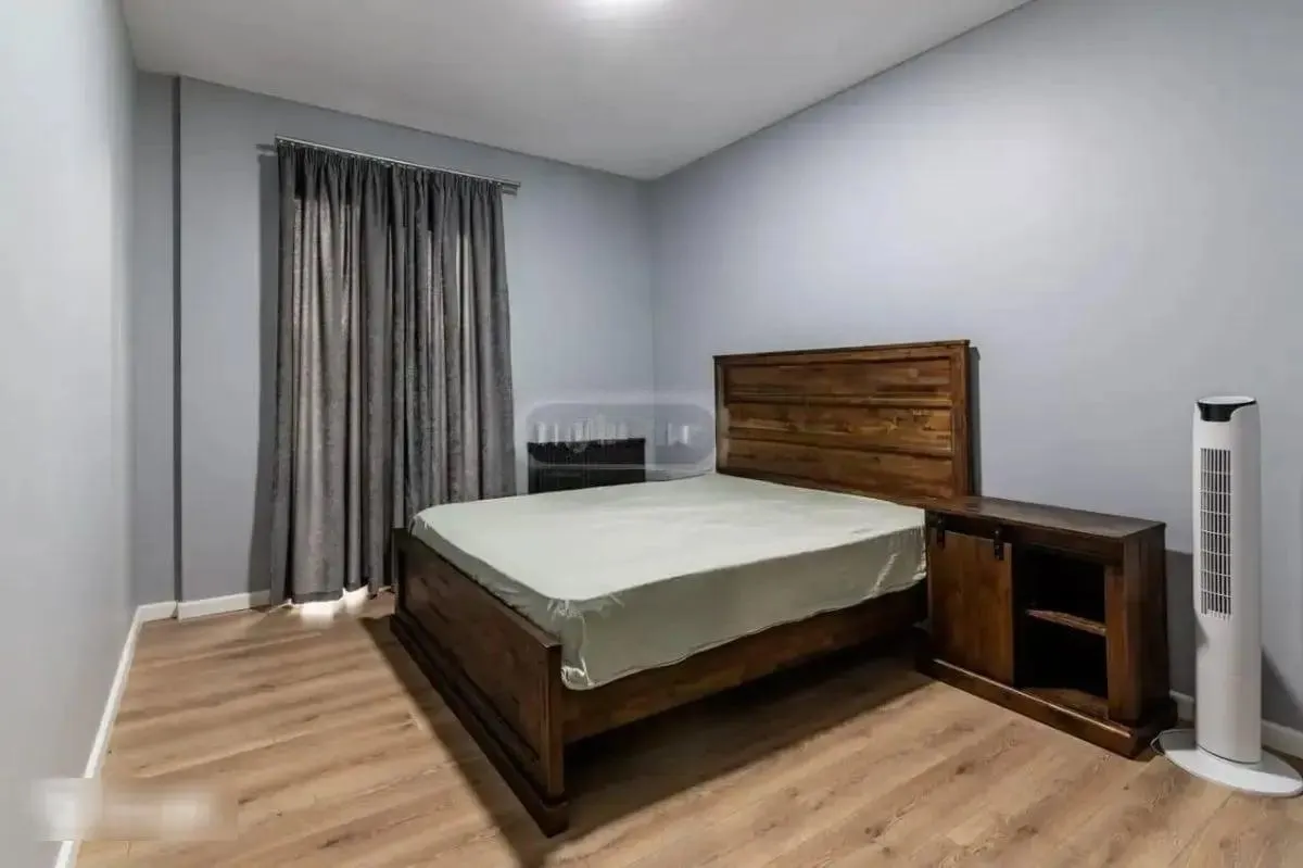 Дом, 4-комн., 240 м²