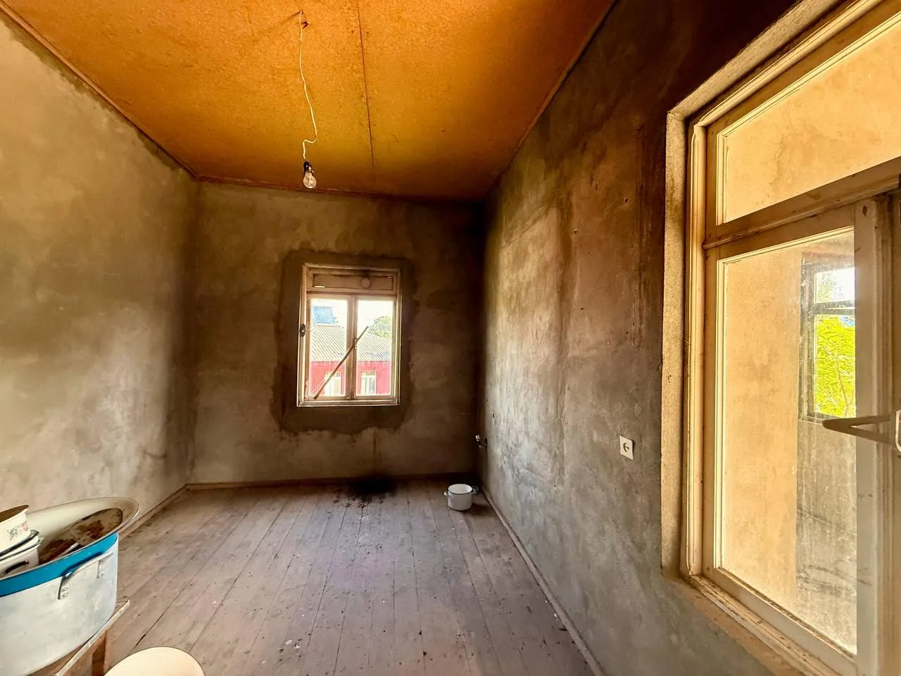 House, 5-room, 250 m²