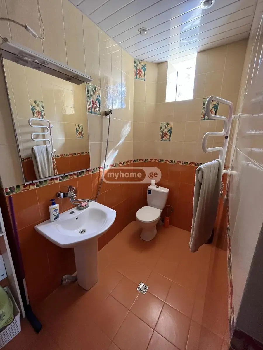 House, 6-room, 262 m²