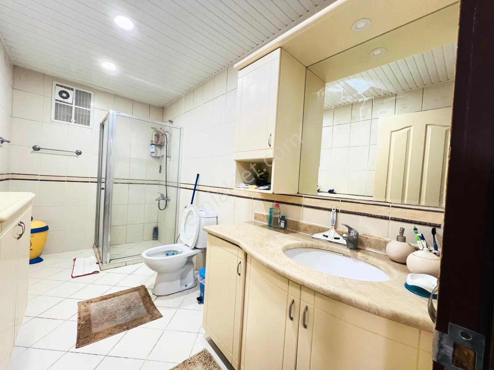 Apartment, 3-room, 135 m²