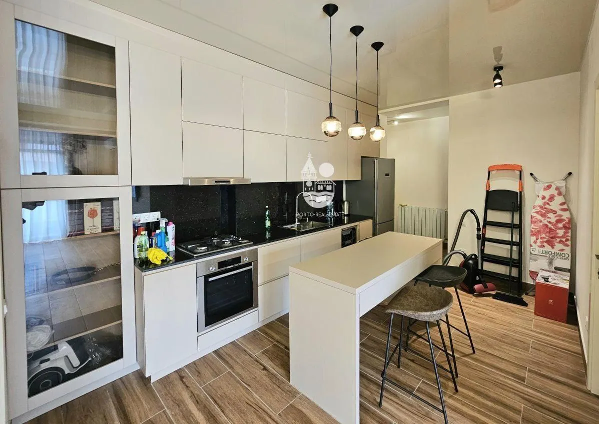 Квартира, 2-комн., 65 м²
