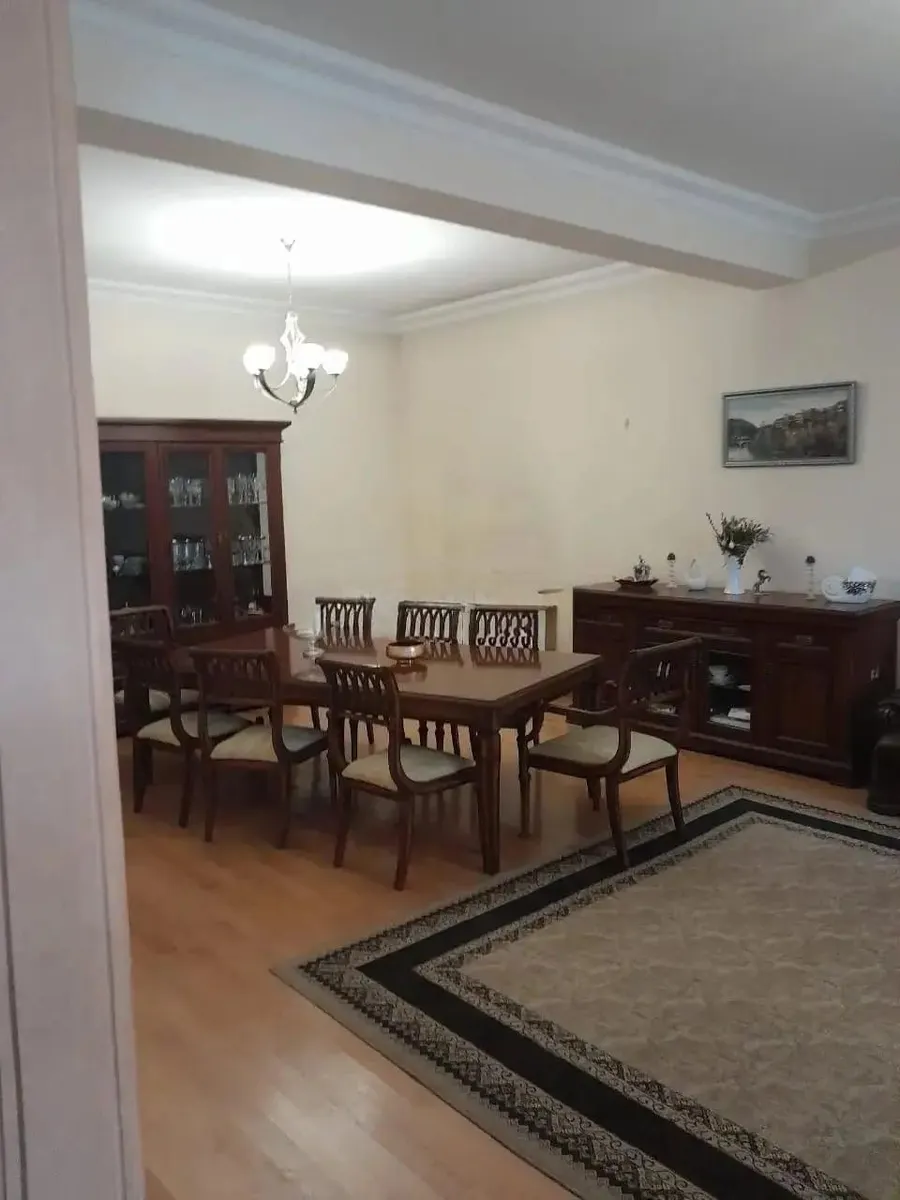 Дом, 8-комн., 360 м²