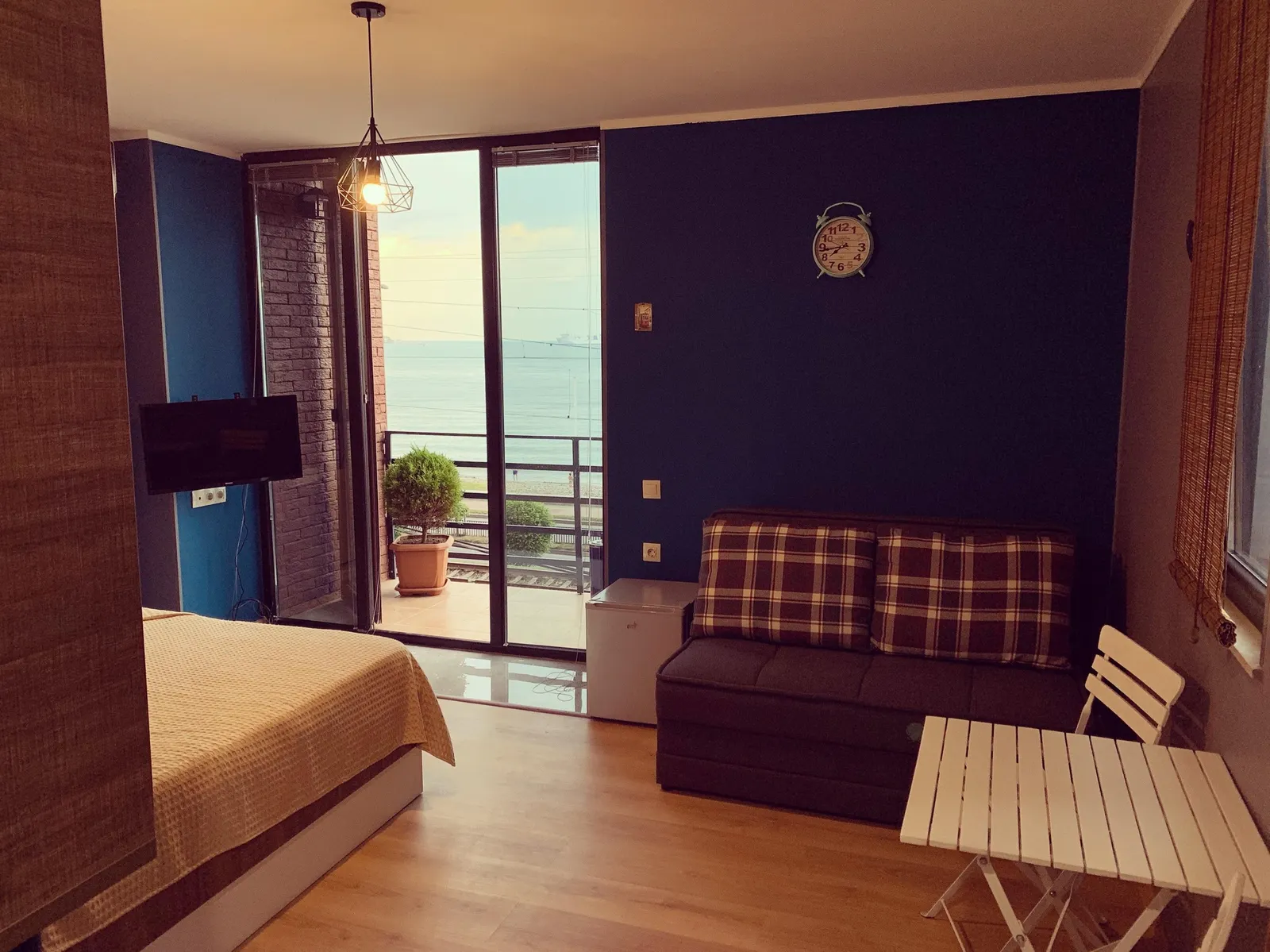 House, 5-room, 250 m²
