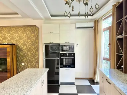 Apartment, 3-room, 137 m²