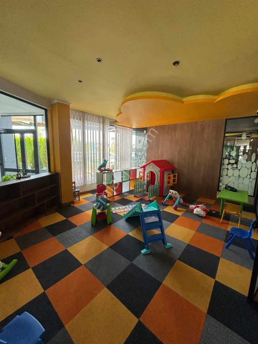 Apartment, 4-room, 145 m²