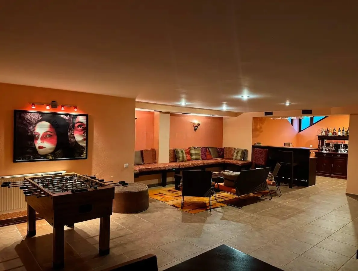 House, 9-room, 550 m²