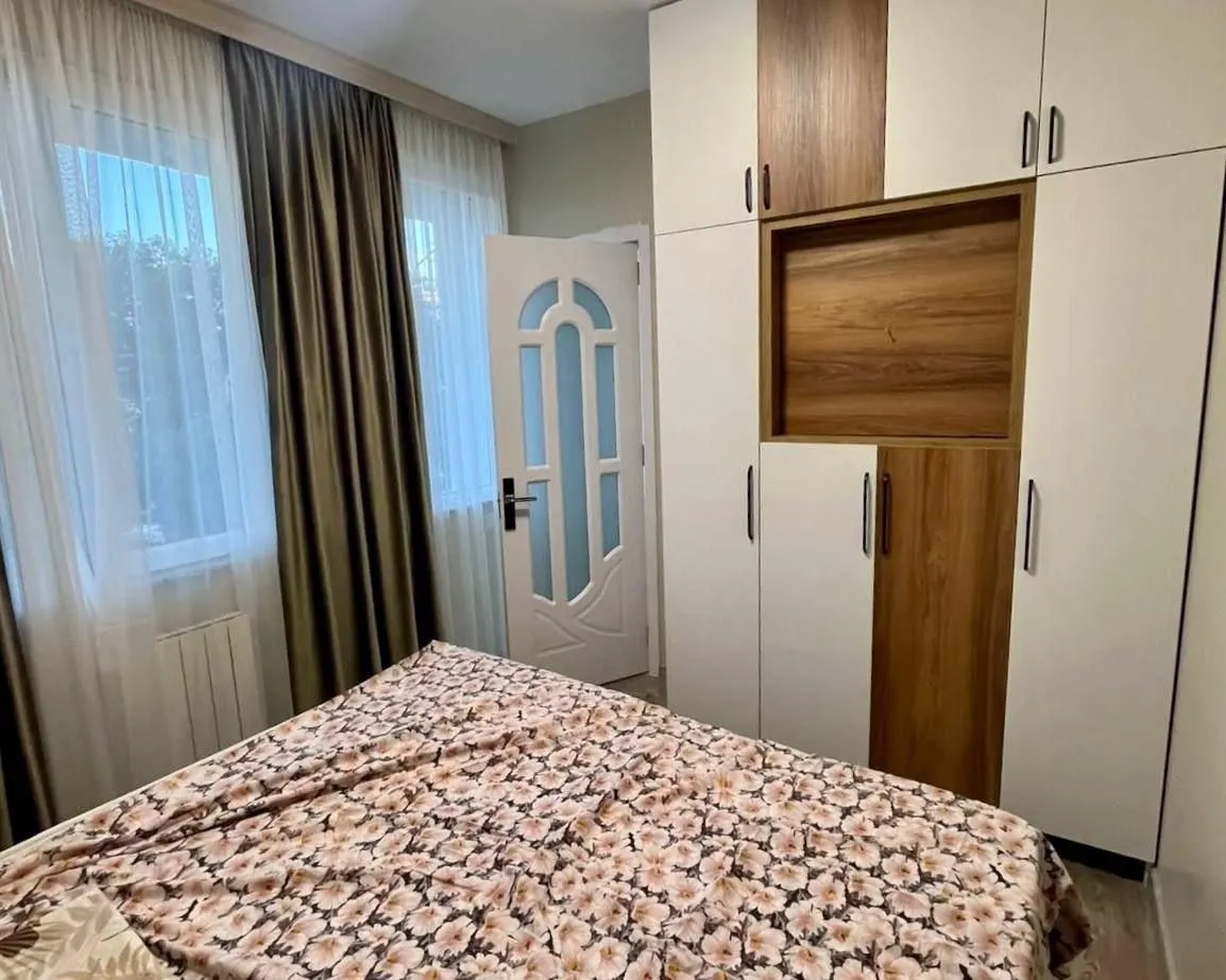 Квартира, 3-комн., 65 м², Roial Palas