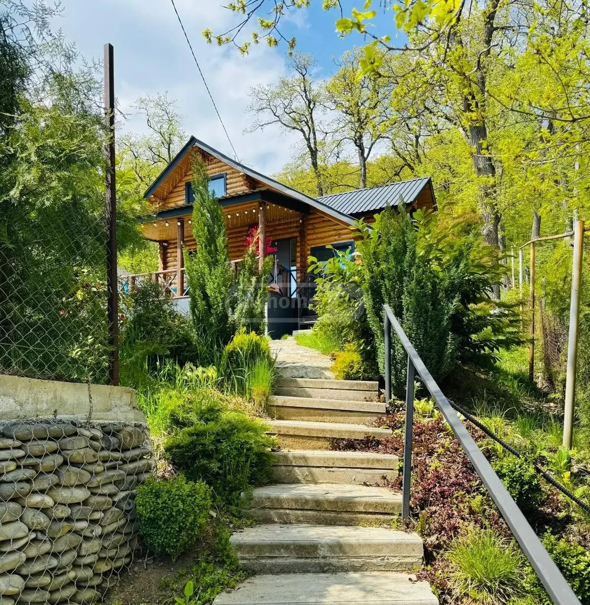 House, 5-room, 450 m²