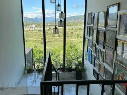 Дом, 10-комн., 300 м²