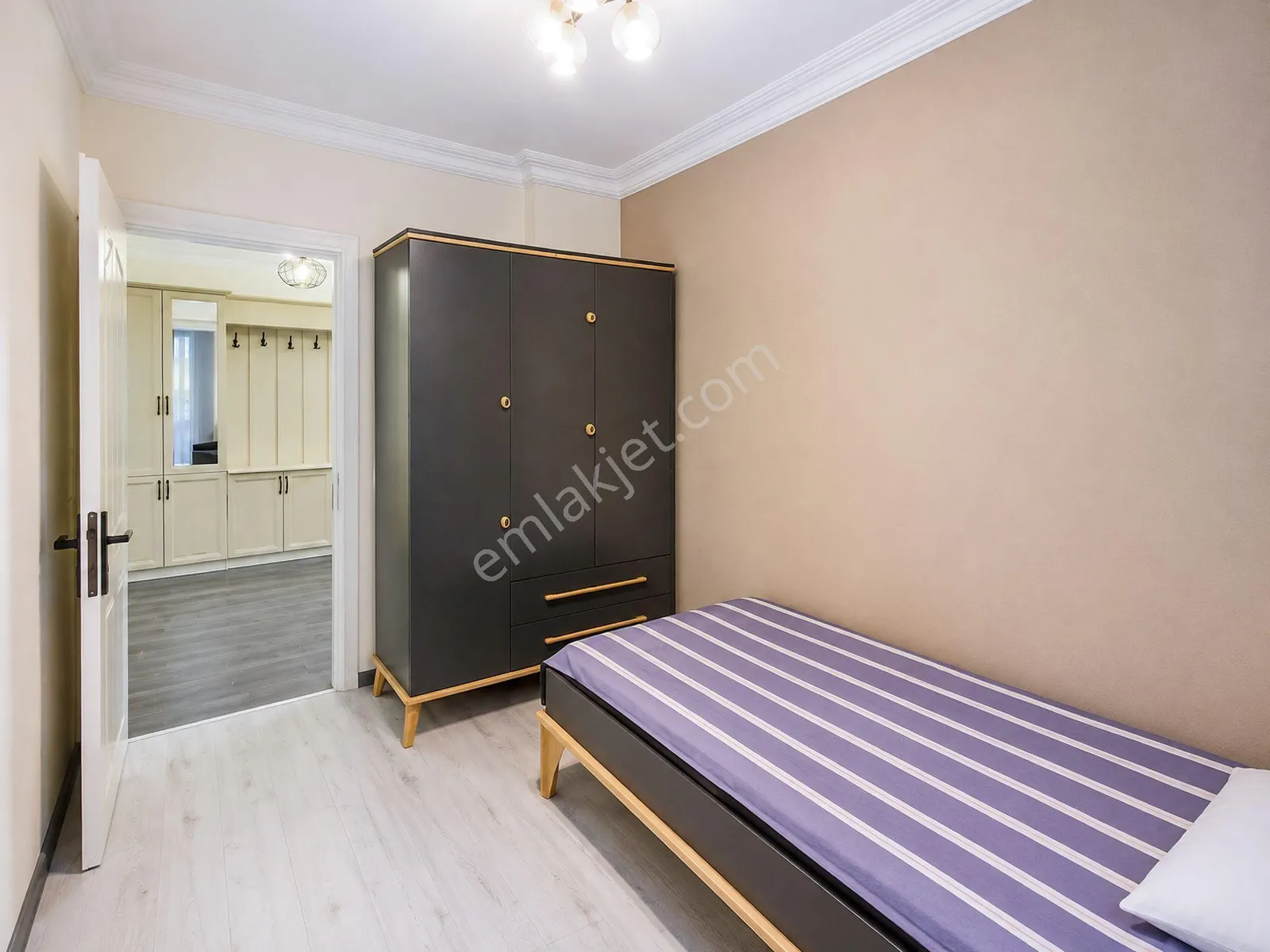 Apartment, 3-room, 120 m²