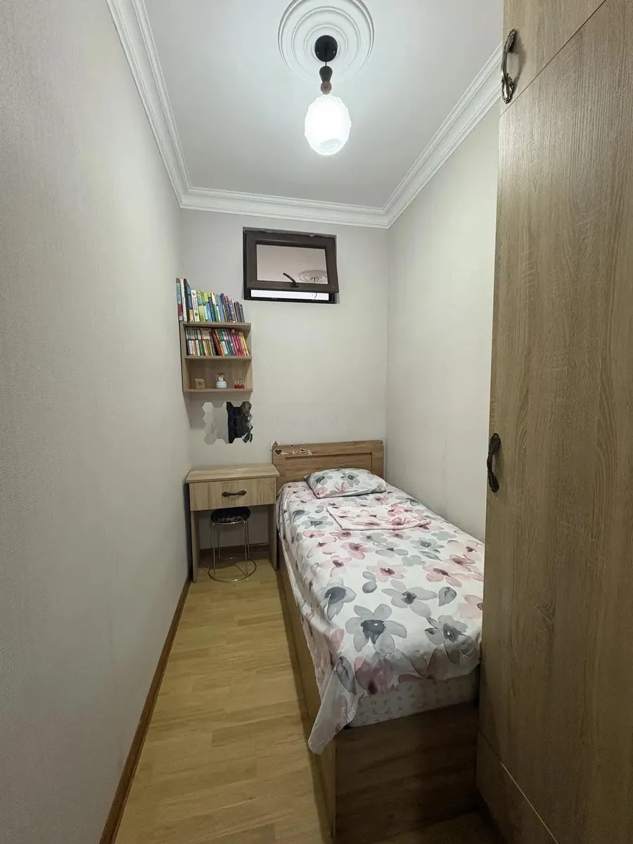 Квартира, 4-комн., 80 м², Real Palace