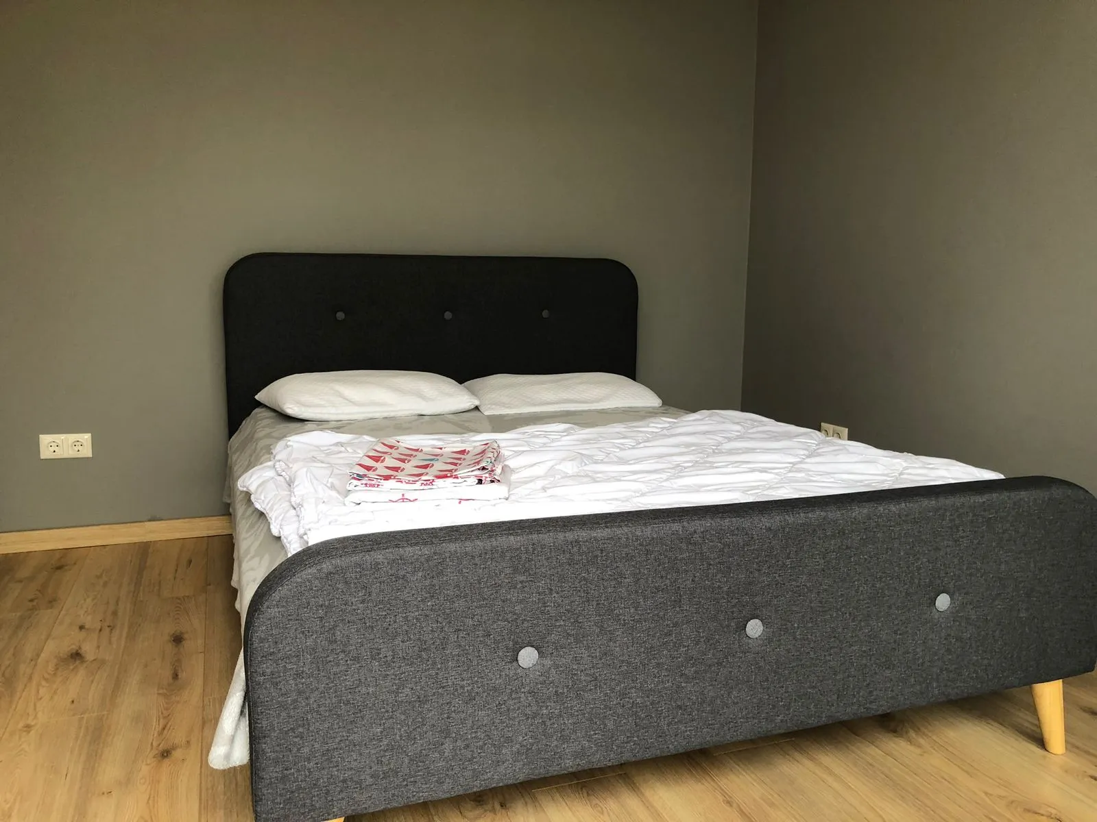 Дом, 5-комн., 270 м²