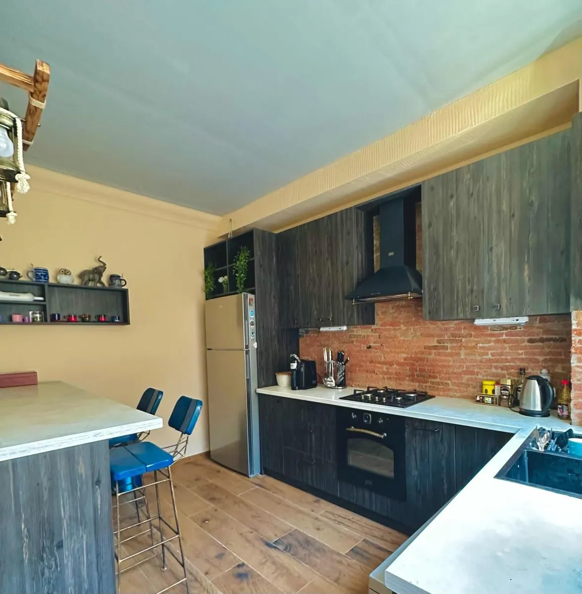Дом, 5-комн., 290.75 м²