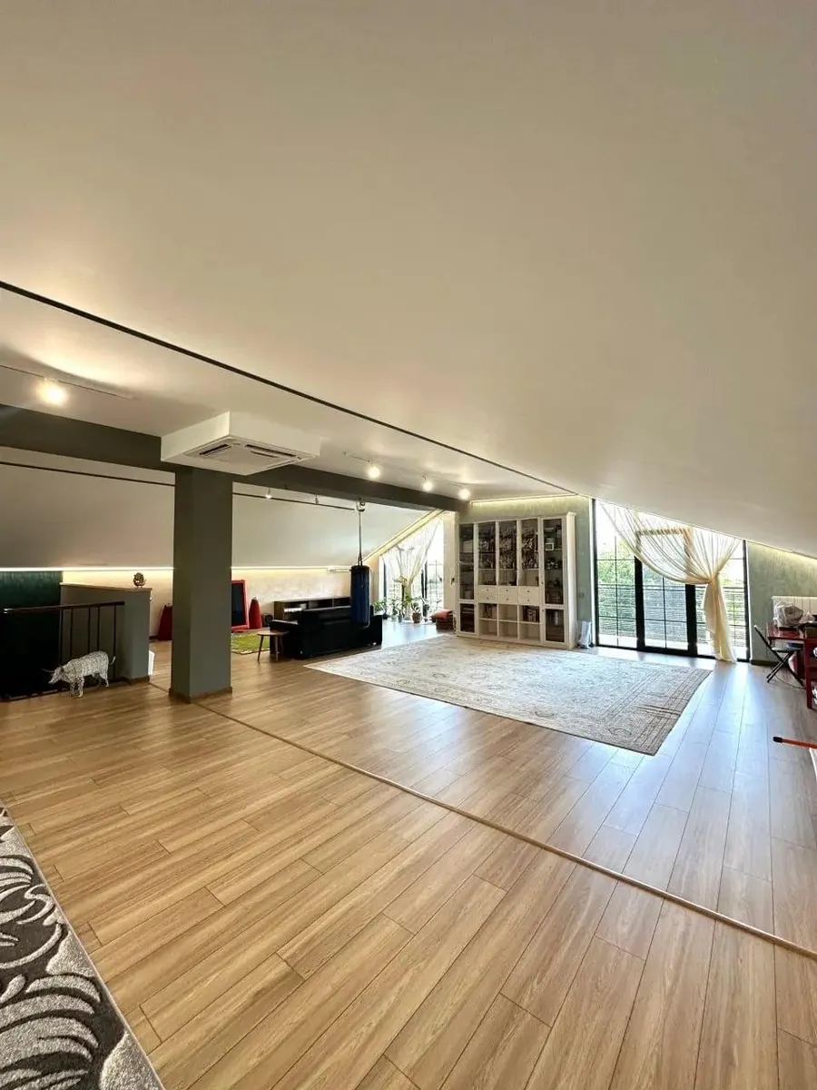 House, 7-room, 384 m²