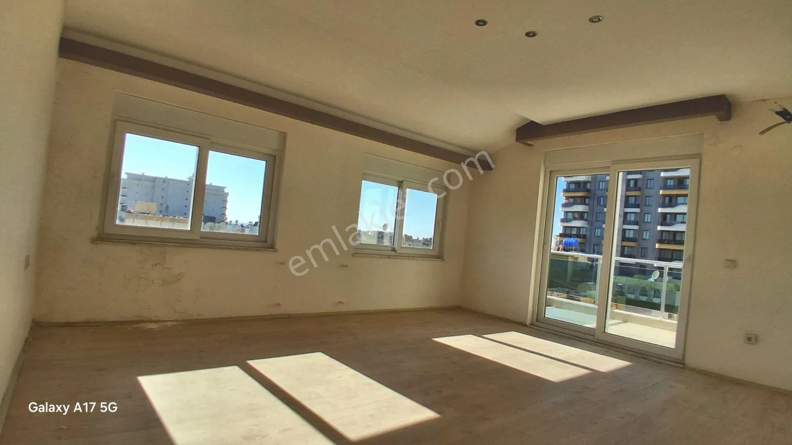 Apartment, 7-room, 300 m²