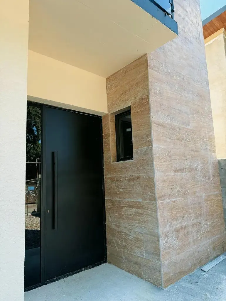 House, 5-room, 200 m²