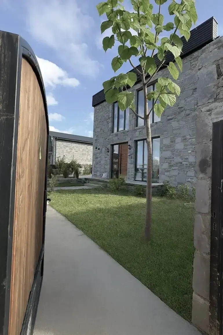 Дом, 5-комн., 200 м²