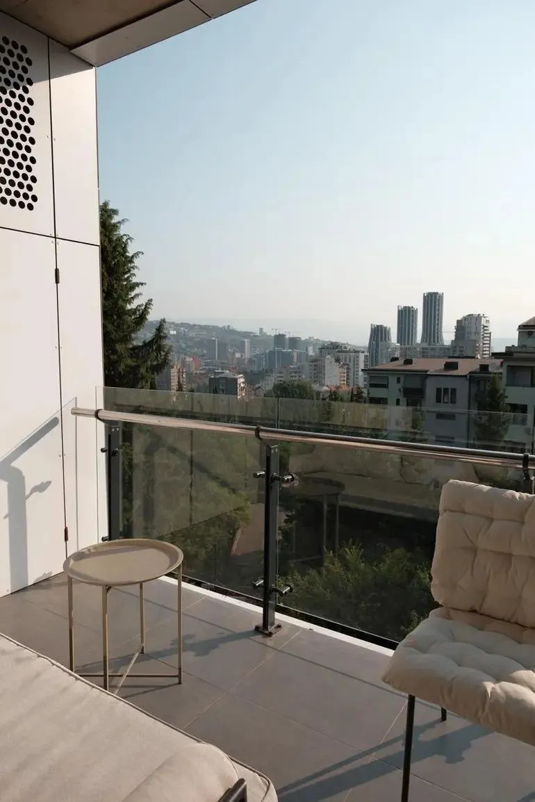 Квартира, 2-комн., 107 м²
