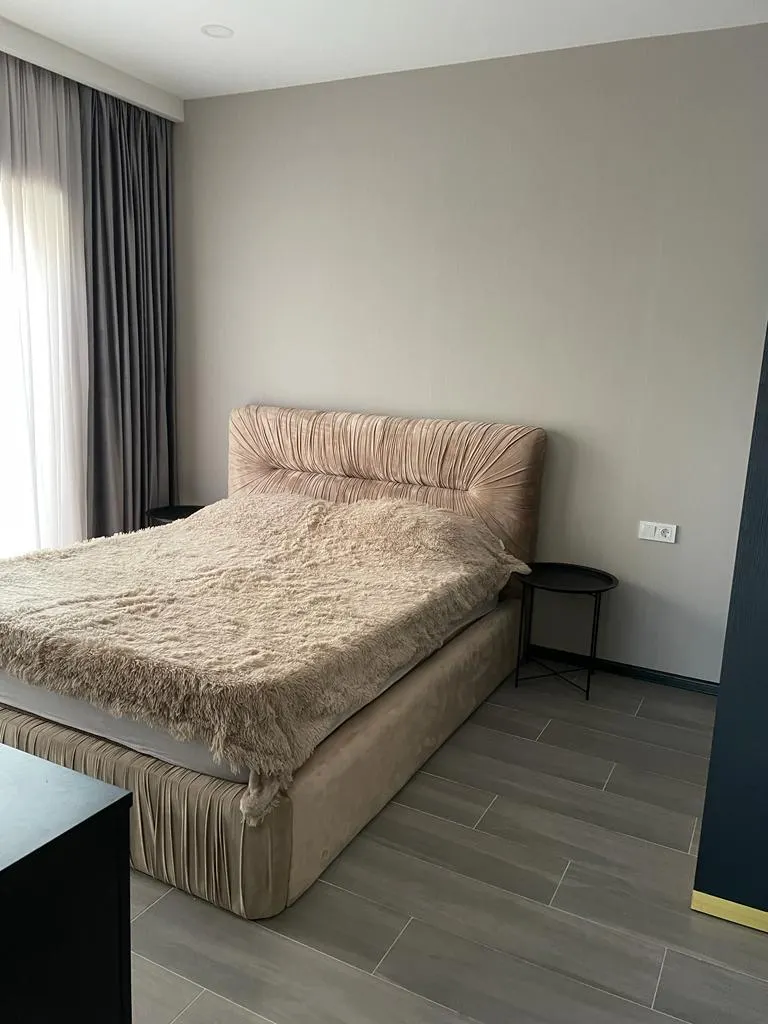 House, 5-room, 300 m²