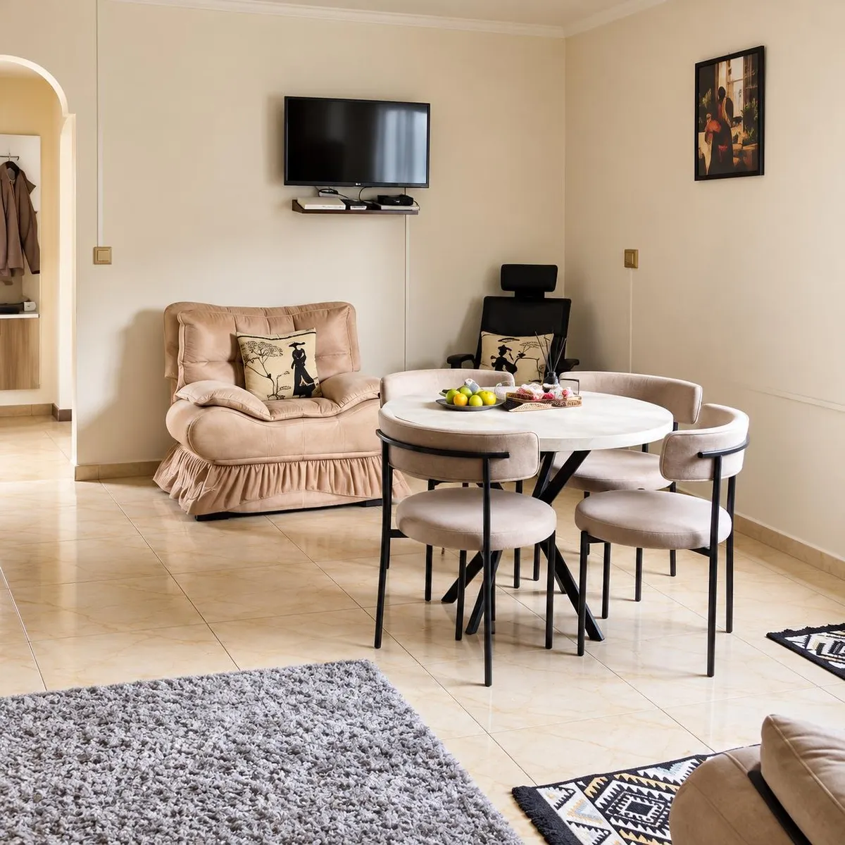 Дом, 8-комн., 370 м²