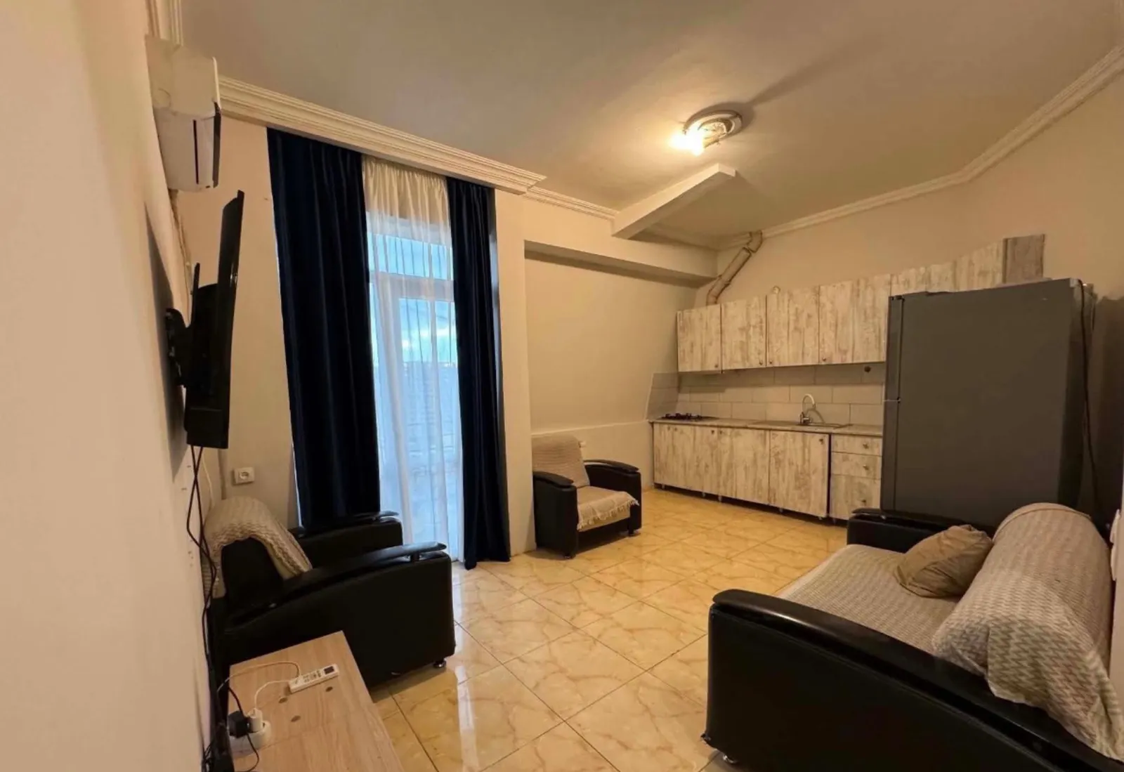 Квартира, 3-комн., 77 м²