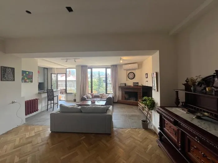 Квартира, 4-комн., 137 м²
