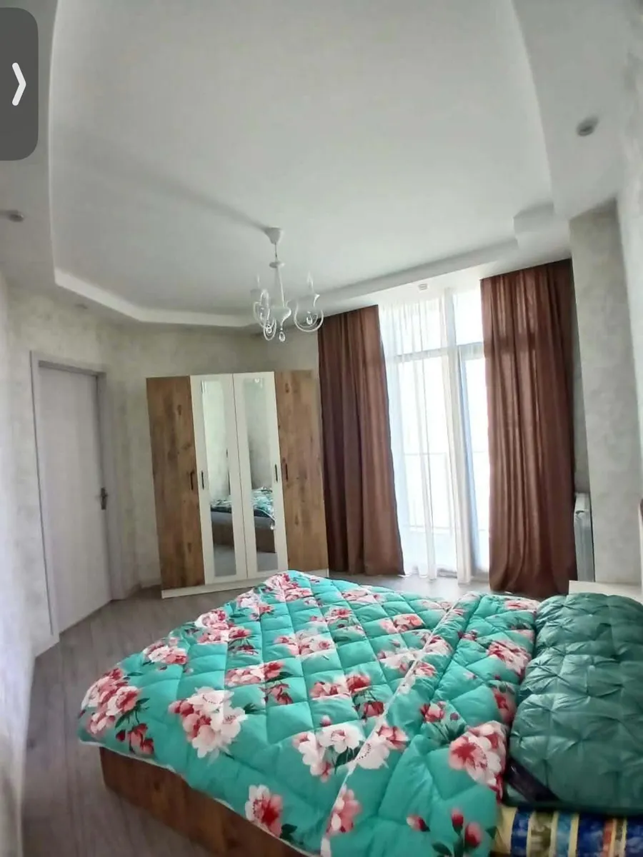Квартира, 4-комн., 105 м²