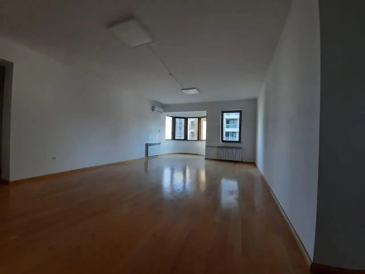 Дом, 10-комн., 700 м²