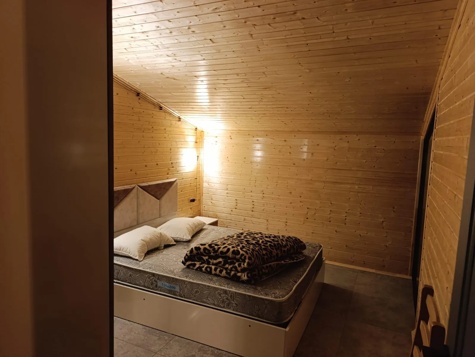 Дом, 20-комн., 300 м²