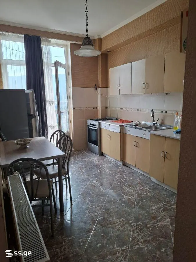 Квартира, 3-комн., 70 м²