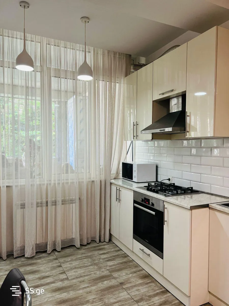 Apartment, 4-room, 220 m²