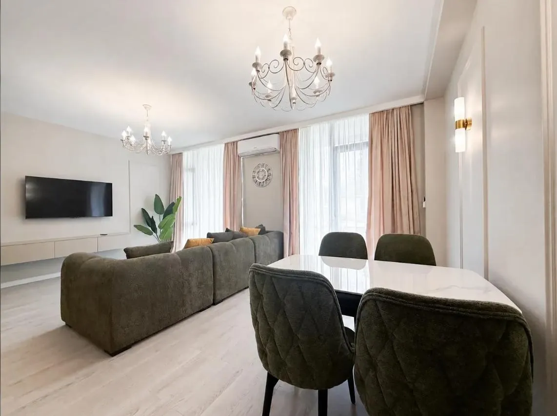 Дом, 6-комн., 273 м²