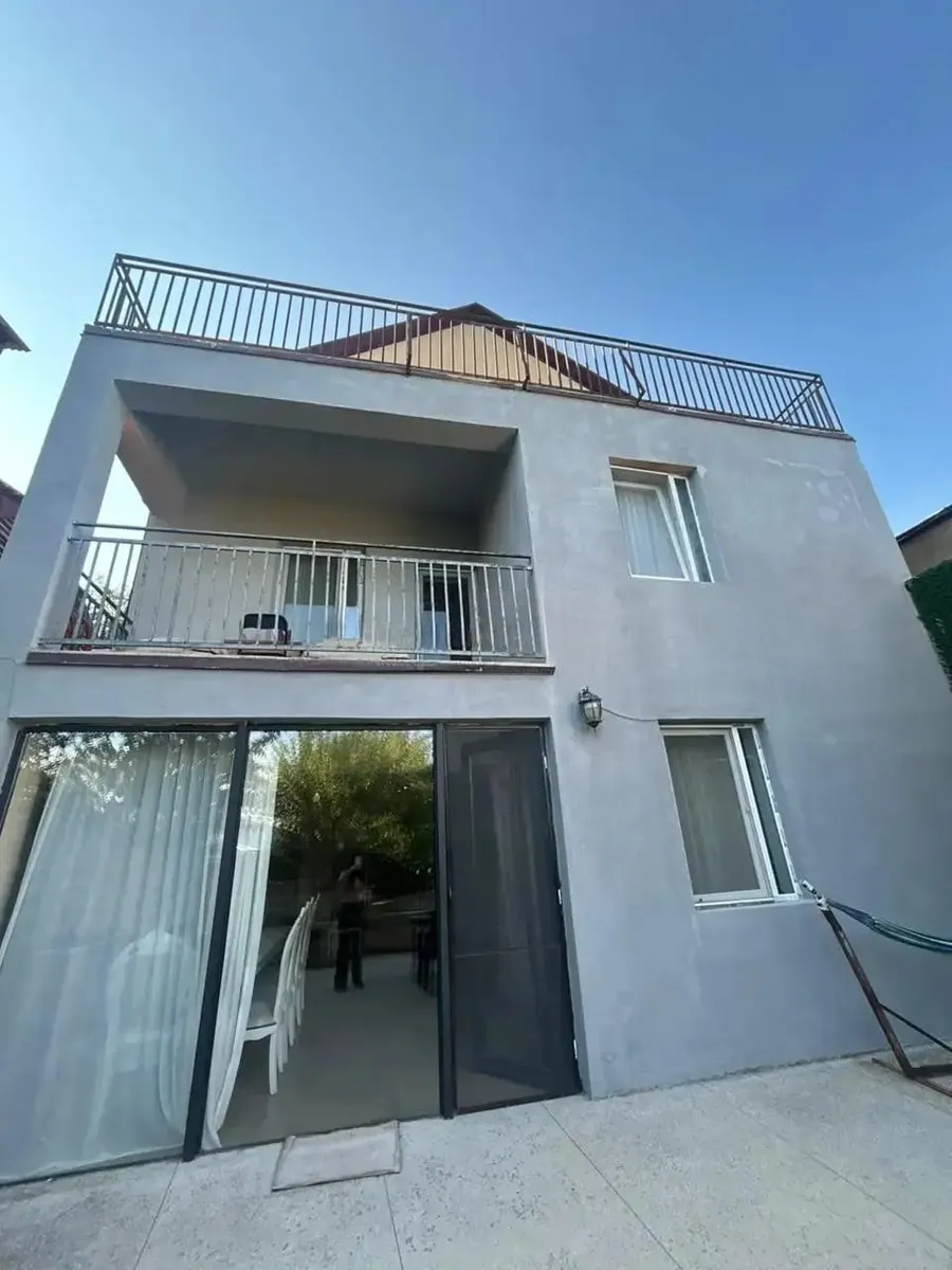 Дом, 6-комн., 220 м²