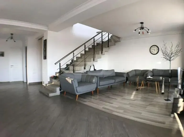 Дом, 10-комн., 467.5 м²