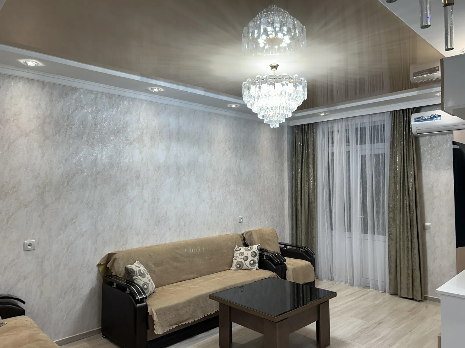 Квартира, 3-комн., 70 м², Nev Tower