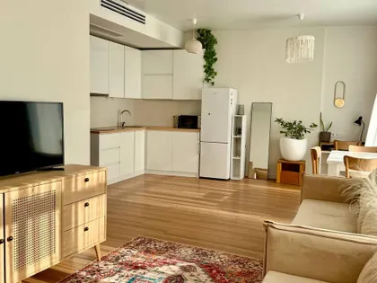 Квартира, 2-комн., 75 м²