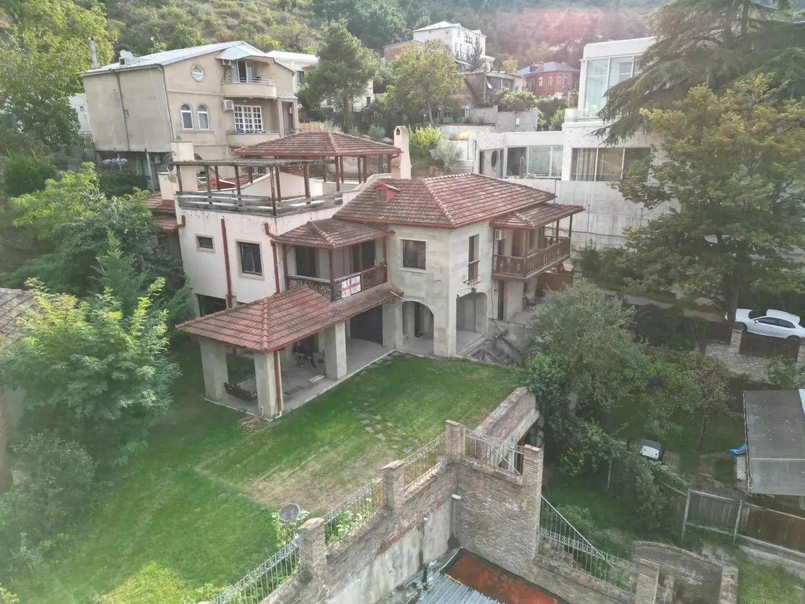 Дом, 15-комн., 900 м²