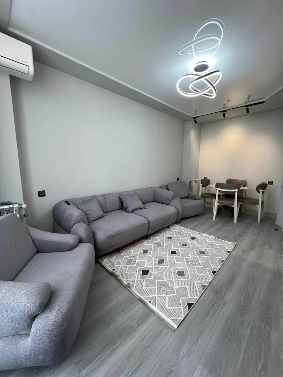 ბინა, 2-ოთახიანი, 45 მ², Zhiuli Shartava Ave, 27-31